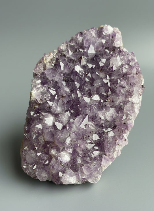 Amethyst slab cluster. Brazil.