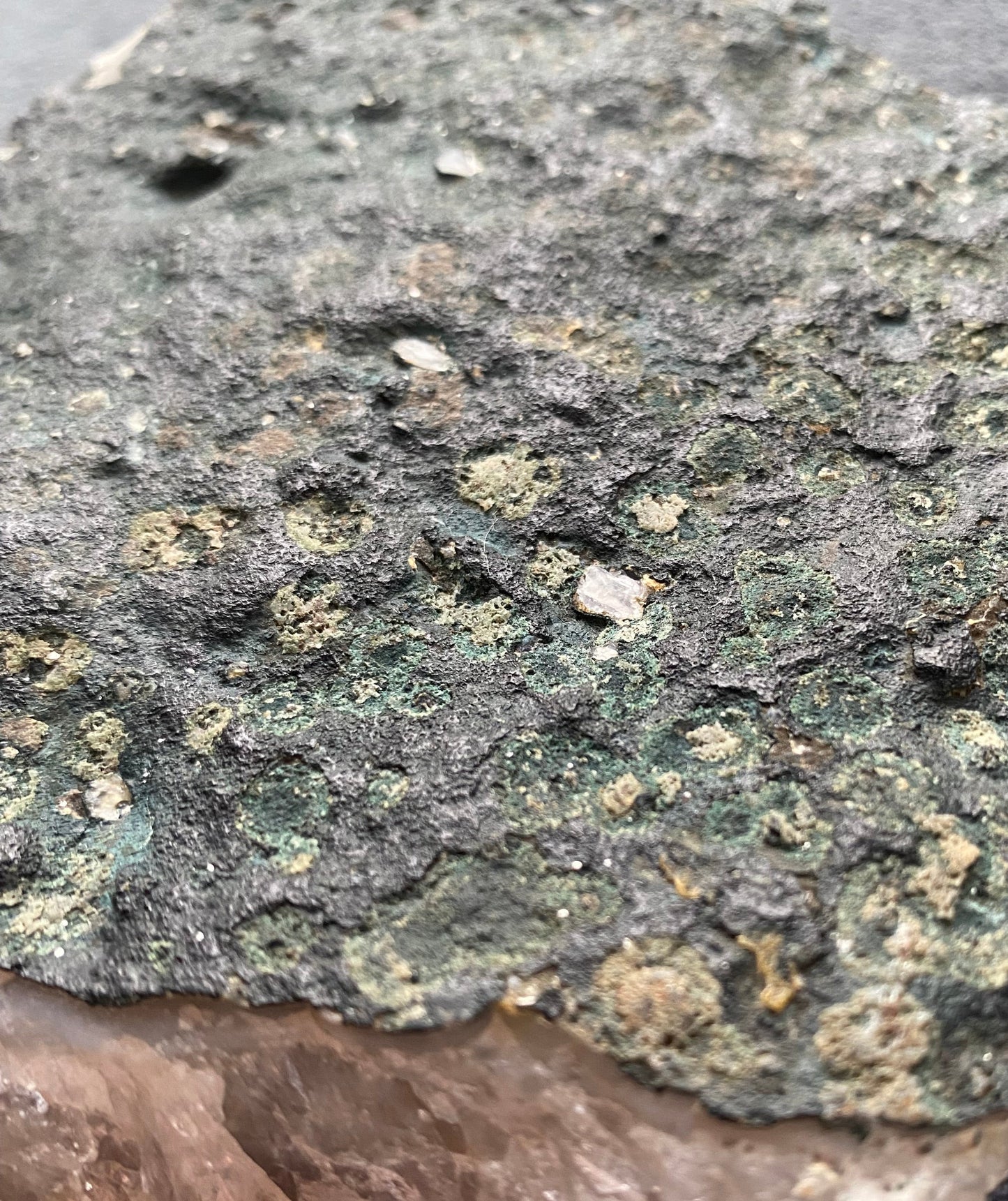 Amethyst slab cluster. Brazil.