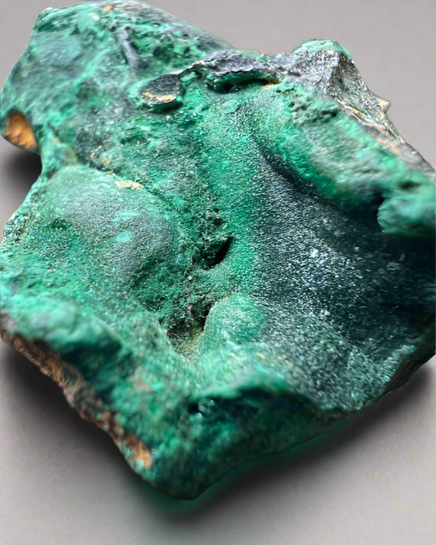 Malachite raw velvety specimen. Congo.